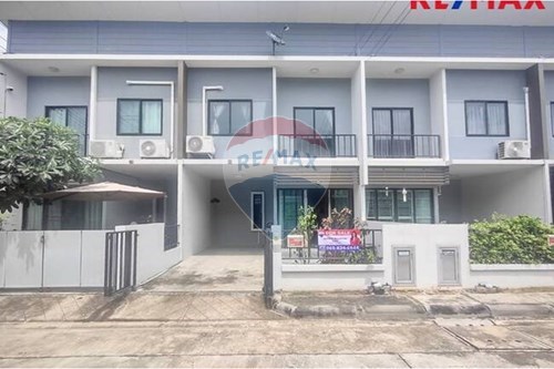 For SaleTownhousePathum Thani,Rangsit, Thammasat : Townhome for sale, Ariya The Colors Mix