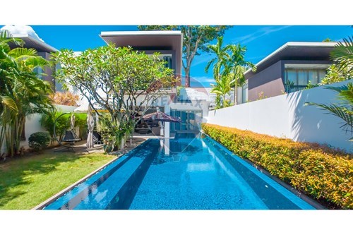 ขายบ้านภูเก็ต : 3-Bedroom Patio Sea View Villas in Yamu