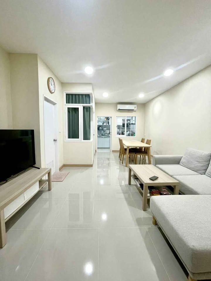 For RentTownhouseBangna, Bearing, Lasalle : P-2667 Urgent for rent! Golden Neo Sukhumvit-Lasalle (Sukhumvit 113) Beautiful house, good location, convenient transportation, near BTS Samrong.