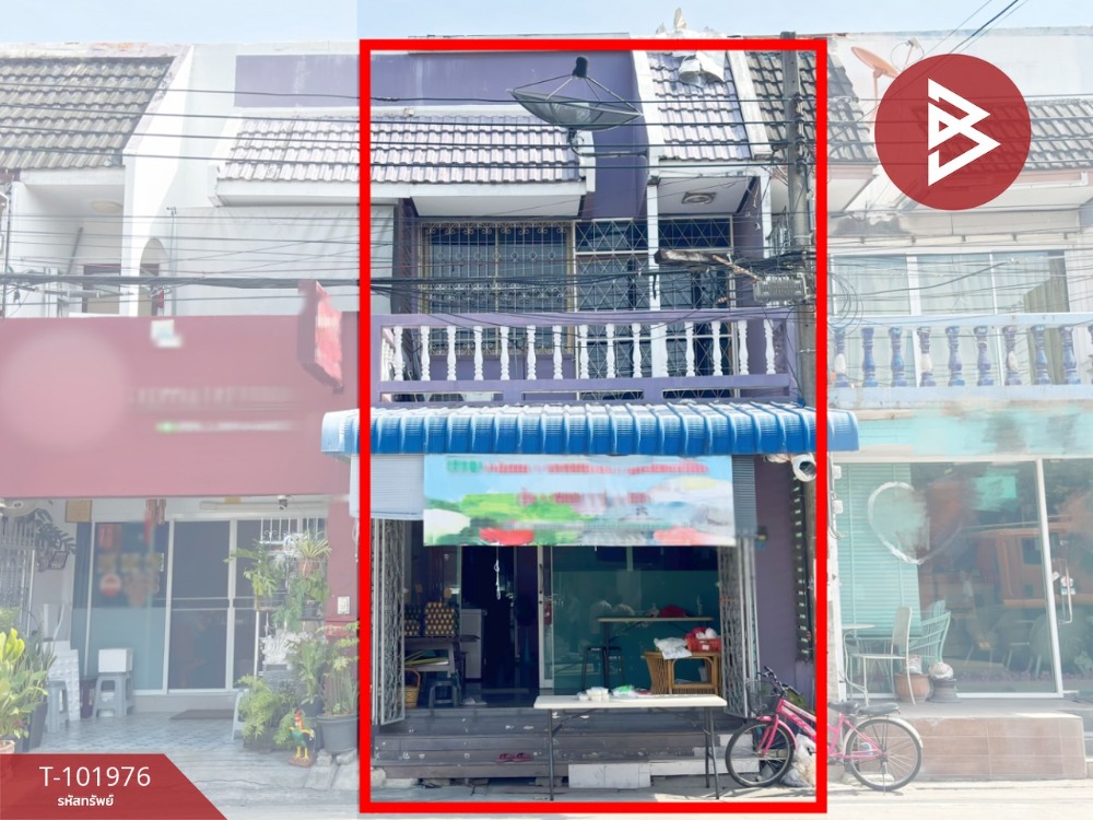 For SaleTownhousePattanakan, Srinakarin : For sale: 2-storey townhouse, Soi Phatthanakan 30, Suan Luang, Bangkok, on the main road