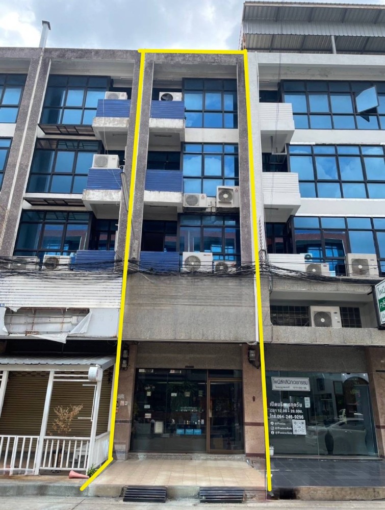 For SaleShophouseVipawadee, Don Mueang, Lak Si : For Sale/Rent: Commercial Building at Laksi Square Soi 1, Chaeng Watthana Road, opposite Rajabhat Phra Nakhon University. 4.5 stories, 17.5 sq. wah. Close to the Pink Line MRT,Rajabhat Phranakhon Station. For sale 9.8 mb