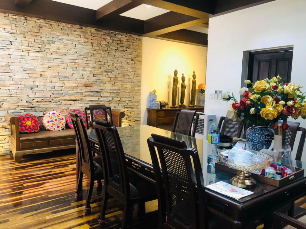 For RentTownhouseRama3 (Riverside),Satupadit : ● Thai Oriental Style ● 4-Story Townhome, 4 Bedrooms | 34.00 sq.w., 400.00 sq.m. | near Central Rama 3 4 mins, BTS St. Louis 11 mins