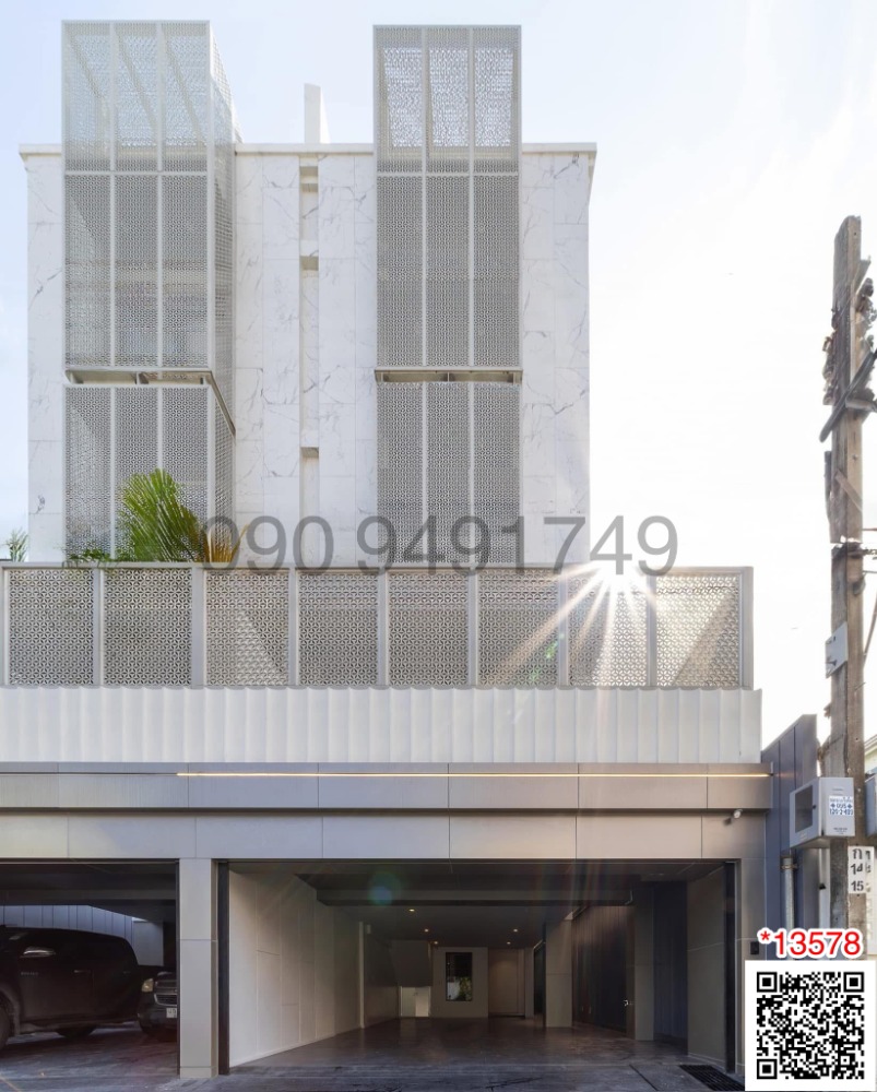 For SaleHouseSukhumvit, Asoke, Thonglor : For sale: Newly built 5-storey house with elevator, 3 bedrooms, in the heart of Ekkamai