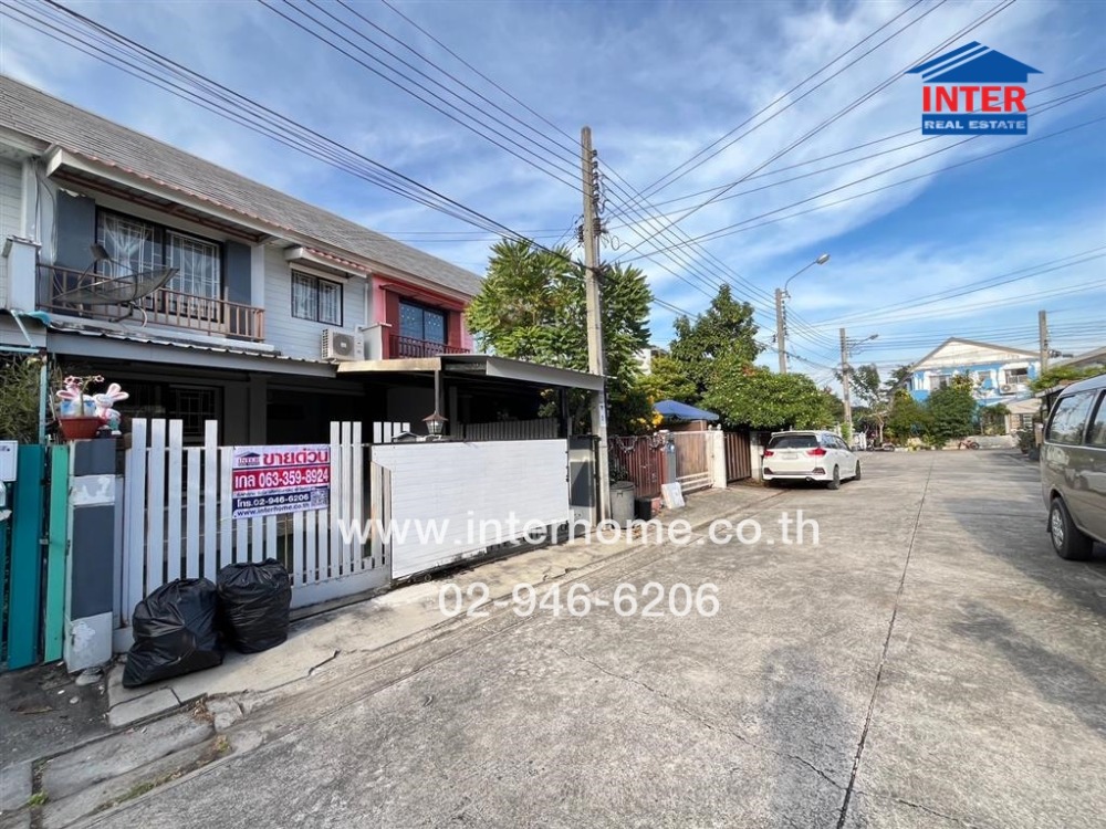 For SaleTownhomeLadkrabang, Suwannaphum Airport : 2-storey townhouse, 21.2 sq m., Pruksa Village 58/1, Soi Lat Krabang 54, Bangna-Trad Road, Wat Si Warin Noi Road, Mueang Samut Prakan, Samut Prakan