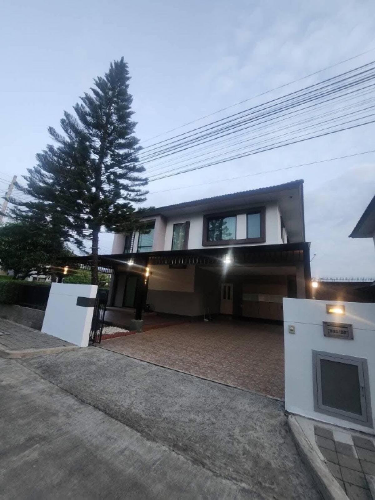 For RentHouseChiang Mai : For rent, 4 bedroom house near Ruamchok, Chiang Mai