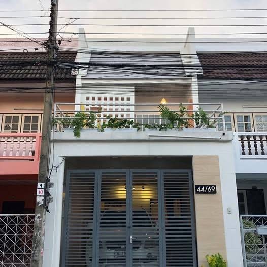 For RentTownhouseNawamin, Ramindra : R2169 2-storey townhouse for rent, Khlong Chan Villa 2 Village, Soi Nawamin 149 (vacant), near the Ram Intra 83 BTS