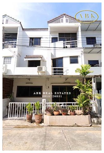 For SaleTownhouseKaset Nawamin,Ladplakao : For sale: 3-storey townhouse, Thanyakarn Village, Soi Ram Intra 40, Nawamin, 2.98 million baht