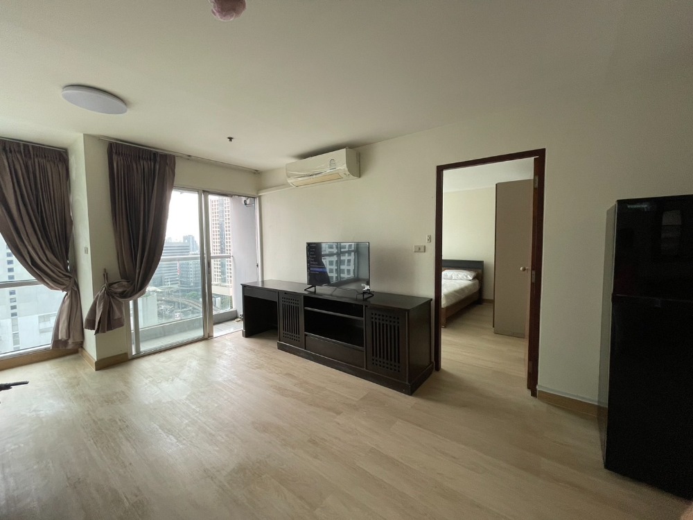 For RentCondoSilom, Saladaeng, Bangrak : Silom Suite Room for Rent (Sathorn 12)