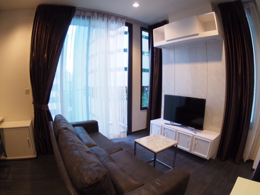 For RentCondoSukhumvit, Asoke, Thonglor : Beautiful room, very good price!! 1 large bedroom, 42 sq m, beautifully decorated room.