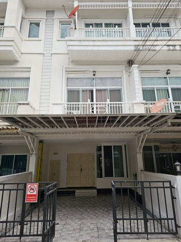 For RentTownhouseLadkrabang, Suwannaphum Airport : RTJ1839 Townhouse for rent near Stamford University, along the motorway, The Metro Rama 9 project