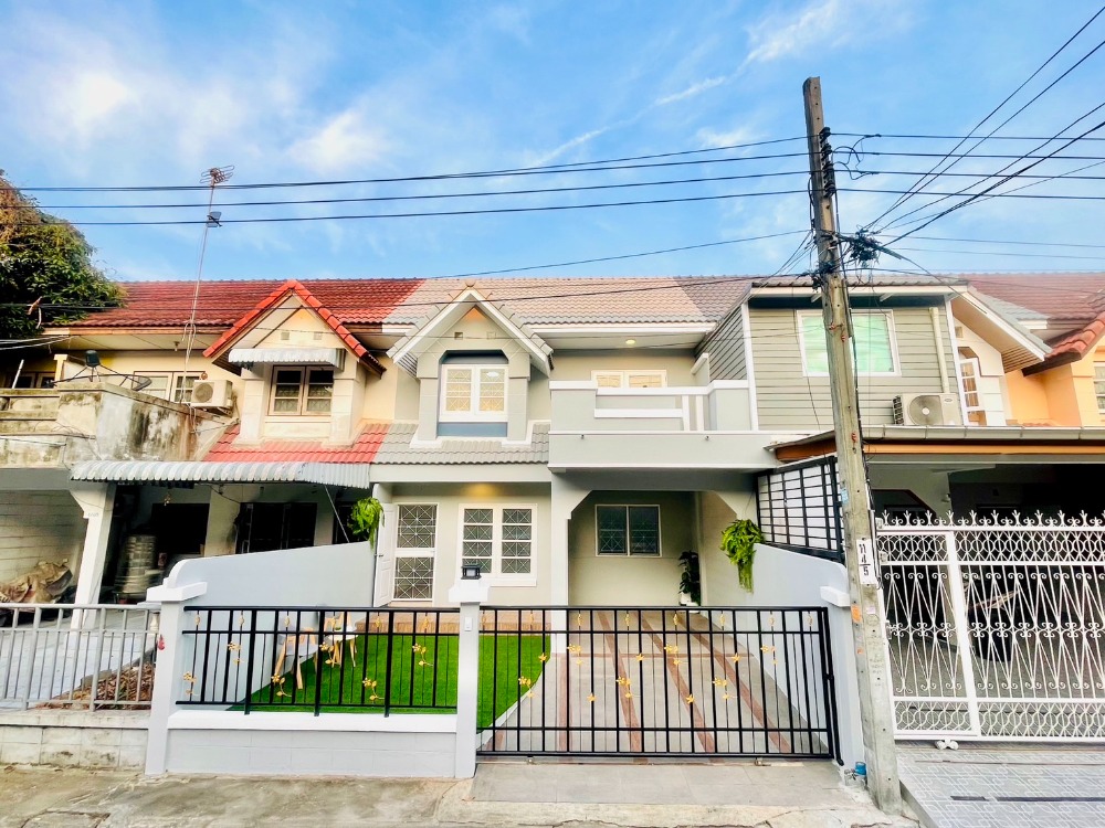 For SaleHouseBang kae, Phetkasem : House for sale, wide frontage, area 33.8 sq.w., Sai Thip Villa Village, Phetkasem 69, along the southern bank of Khlong Phasi Charoen, Nong Khaem