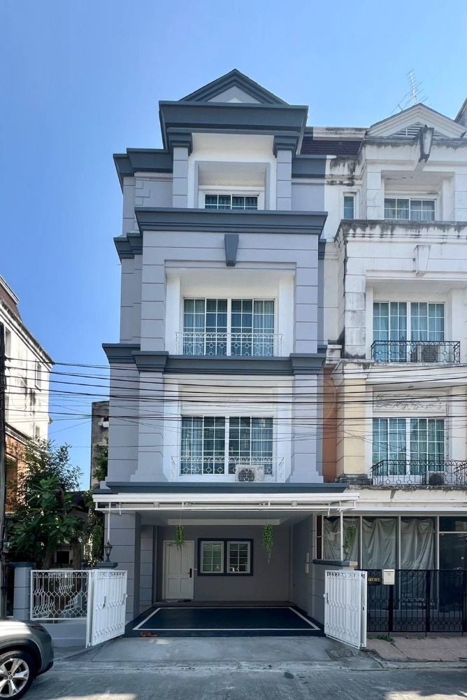 For RentTownhouseBangna, Bearing, Lasalle : Townhome for rent, Plus Park Avenue, near Central Bangna, only 7 minutes away