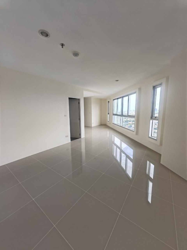 For SaleCondoPattanakan, Srinakarin : Cheapest in this area!! Condo Asakan Place Srinakarin, large room 84 sq m., on the main road, 1 minute to the BTS