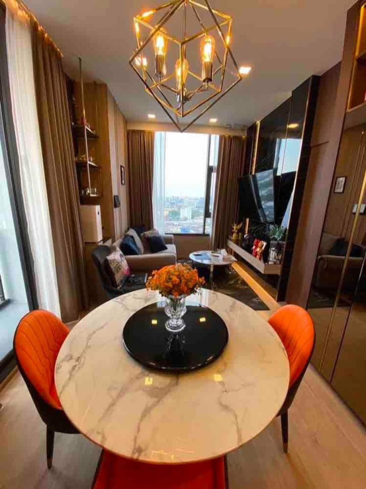 For SaleCondoKasetsart, Ratchayothin : Condo for sale, Centric Ratchayothin   2 bedrooms, 2 bathrooms  Size 58 sq m., 14th floor  Beautiful corner room, luxuriously decorated