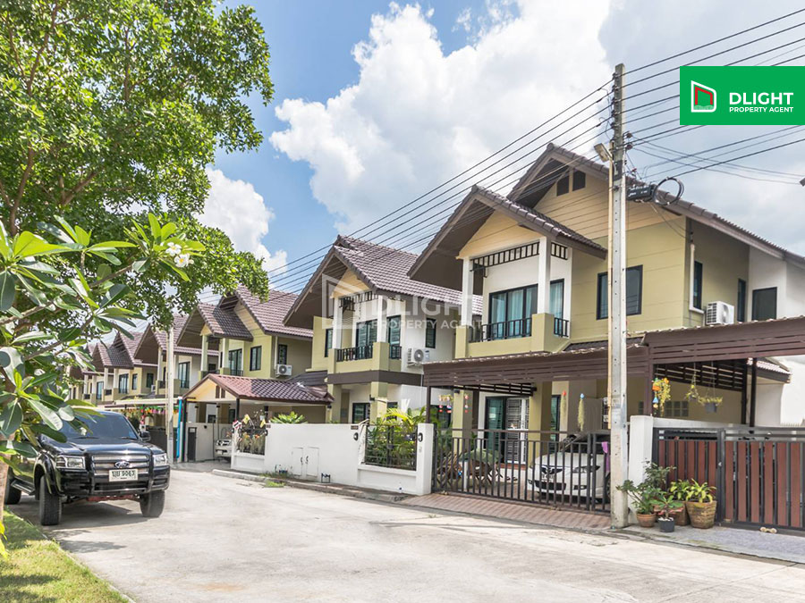 For SaleHousePattaya, Bangsaen, Chonburi : For sale: 2-storey twin house, Baan Somthawin 2, Bang Lamung, 39.16 sq m, 3 bedrooms, 3 bathrooms, parking for 2 cars, prime location, convenient transportation, close to all amenities, only 2.69 million baht.