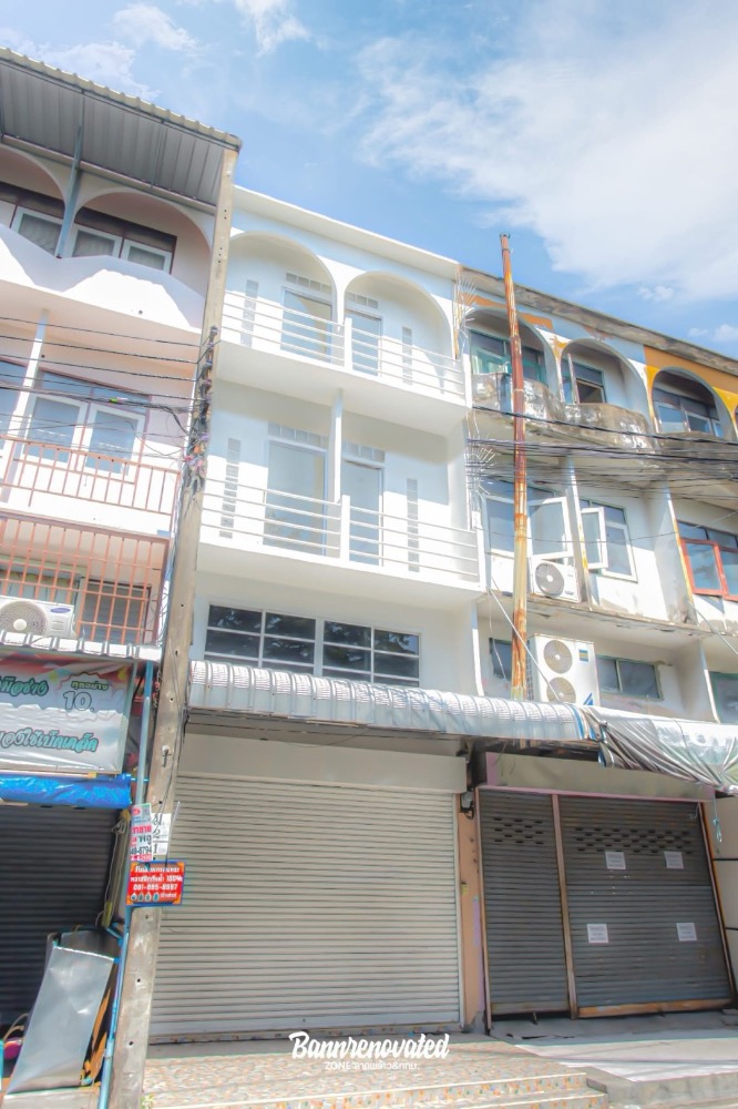 For SaleShop HouseSeri Thai, Ramkhamhaeng Nida : 3.5-storey commercial building in a very desirable location, newly renovated, Seri Thai area, Soi 9, 4 bedrooms, 3 bathrooms, near the alley, suitable for business and living, near the market, near the Yellow Line BTS, price only 5.5 million baht #