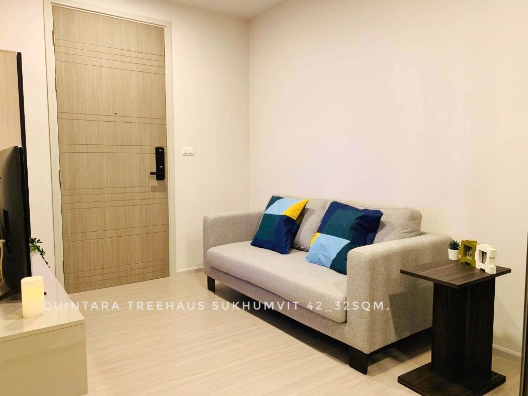 For SaleCondoSukhumvit, Asoke, Thonglor : Condo for sale with tenant, good return, worth it, Quintara Treehaus Sukhumvit 42: Quintara Treehaus Sukhumvit 42, 32.1 sq m., near BTS, expressway