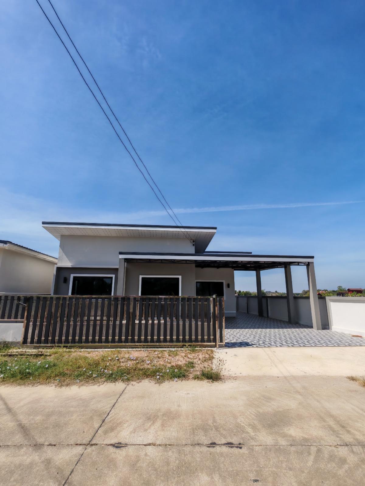 For SaleHouseRayong : Single house for sale near the sea, Rayong.