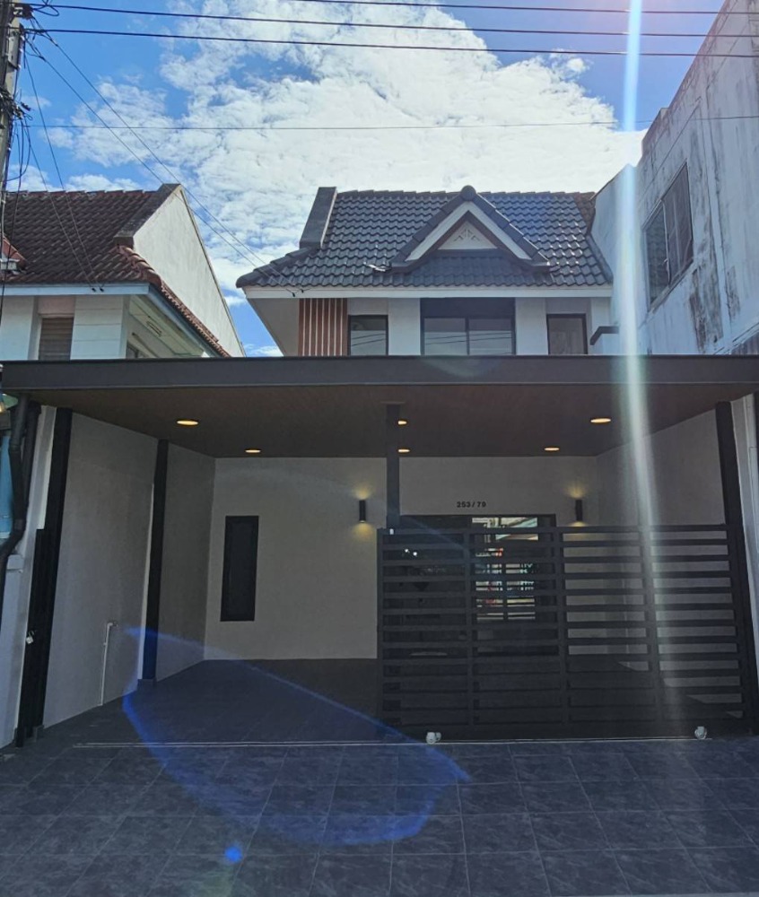 For SaleTownhouseMin Buri, Romklao : S2878 Townhouse for sale, 2 floors, newly renovated, Poonsinthanee Village 3, Soi Mistine, Keha Romklao 64