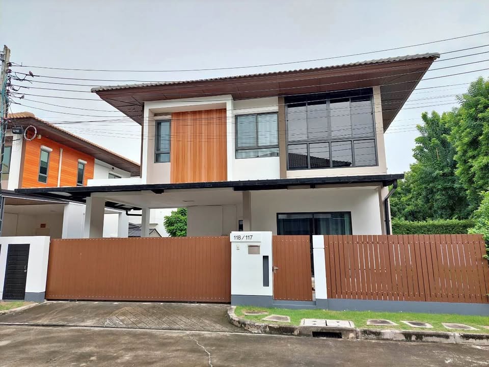 For SaleHouseNawamin, Ramindra : S2879 2-storey detached house for sale, Burasiri Phahon Yothin - Sai Mai, on the main road, near Sukhaphiban 5 Expressway