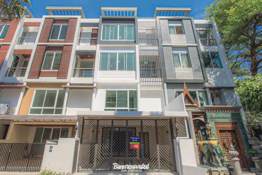 For SaleHouseKaset Nawamin,Ladplakao : 4-storey townhouse, beautifully renovated, Kaset-Nawamin area, THE PRIMARY Village, Prasertmanukit 41, 5 bedrooms, 4 bathrooms, suitable for living or home office, good location, near school, near Pattawikorn Market, low price, only 6.5 million baht.