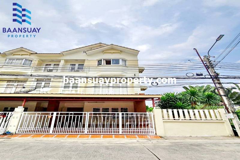 For RentTownhouseRattanathibet, Sanambinna : For rent: 3-storey townhouse, Samakkhi Road, near Wat Buakwan & Benchamarachanusorn School