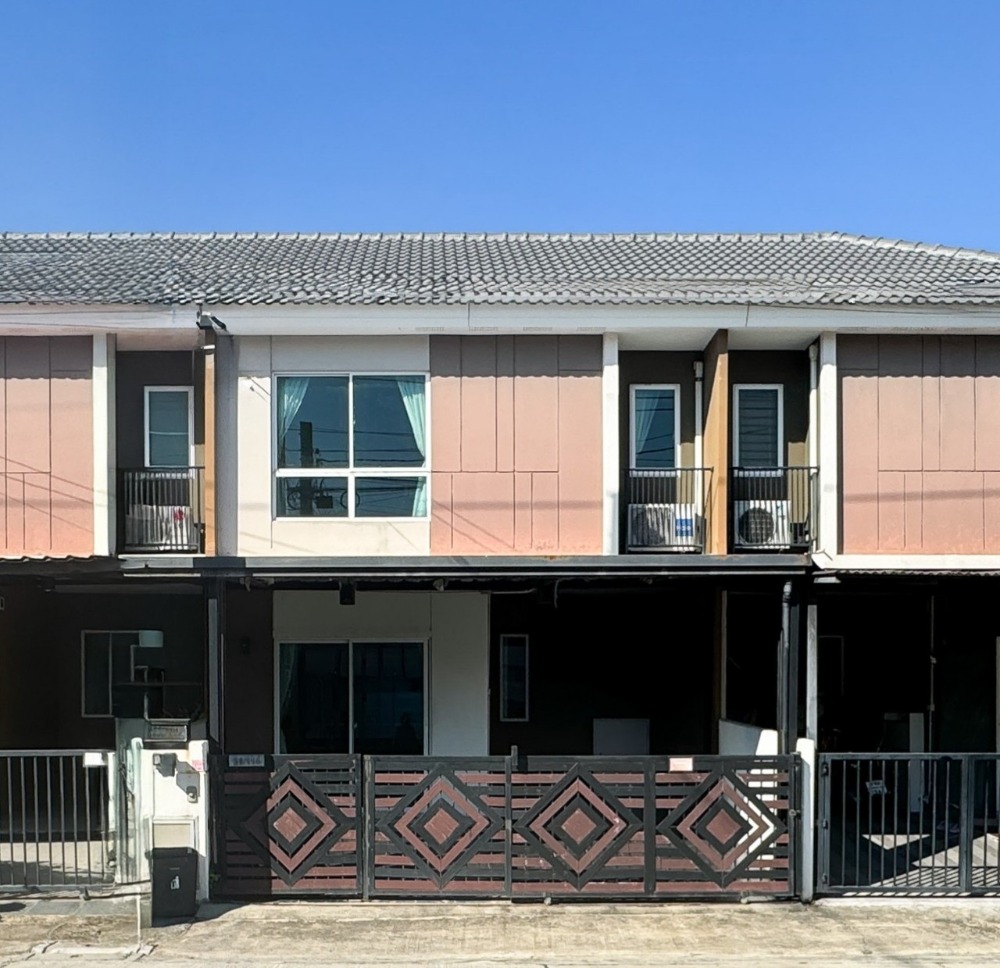 For SaleTownhomeMin Buri, Romklao : Townhouse for sale, 2 floors, The Connect Village, Ram Intra-Min Buri 2, size 17.8 sq m, 3 bedrooms, 2 bathrooms, Ram Intra Subdistrict, Min Buri District, Bangkok