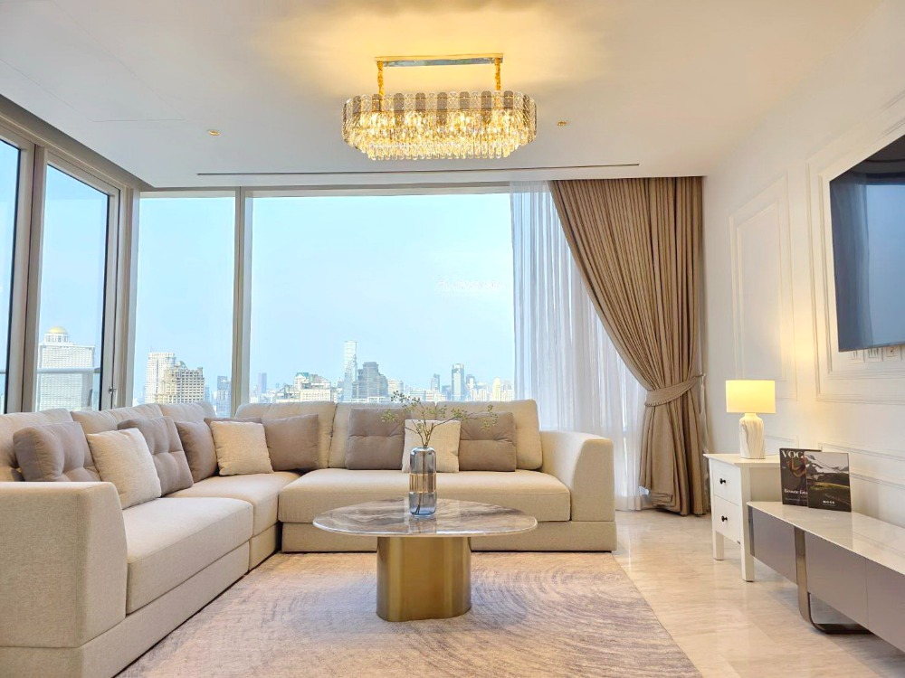 For RentCondoSathorn, Narathiwat : Rent a luxury room, Four Seasons Private Residences,New Furniture, the high -class Icon Siam view and the Chao Phraya Water curve.