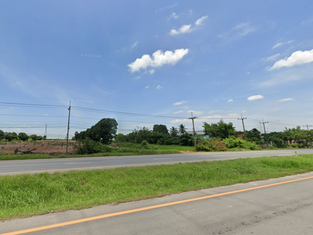 For SaleLandPhitsanulok : Land for sale, next to Highway No. 11, In Buri-Chiang Mai, 10 rai, 1 ngan, 68.7 sq m., suitable for agricultural investment or warehouse.