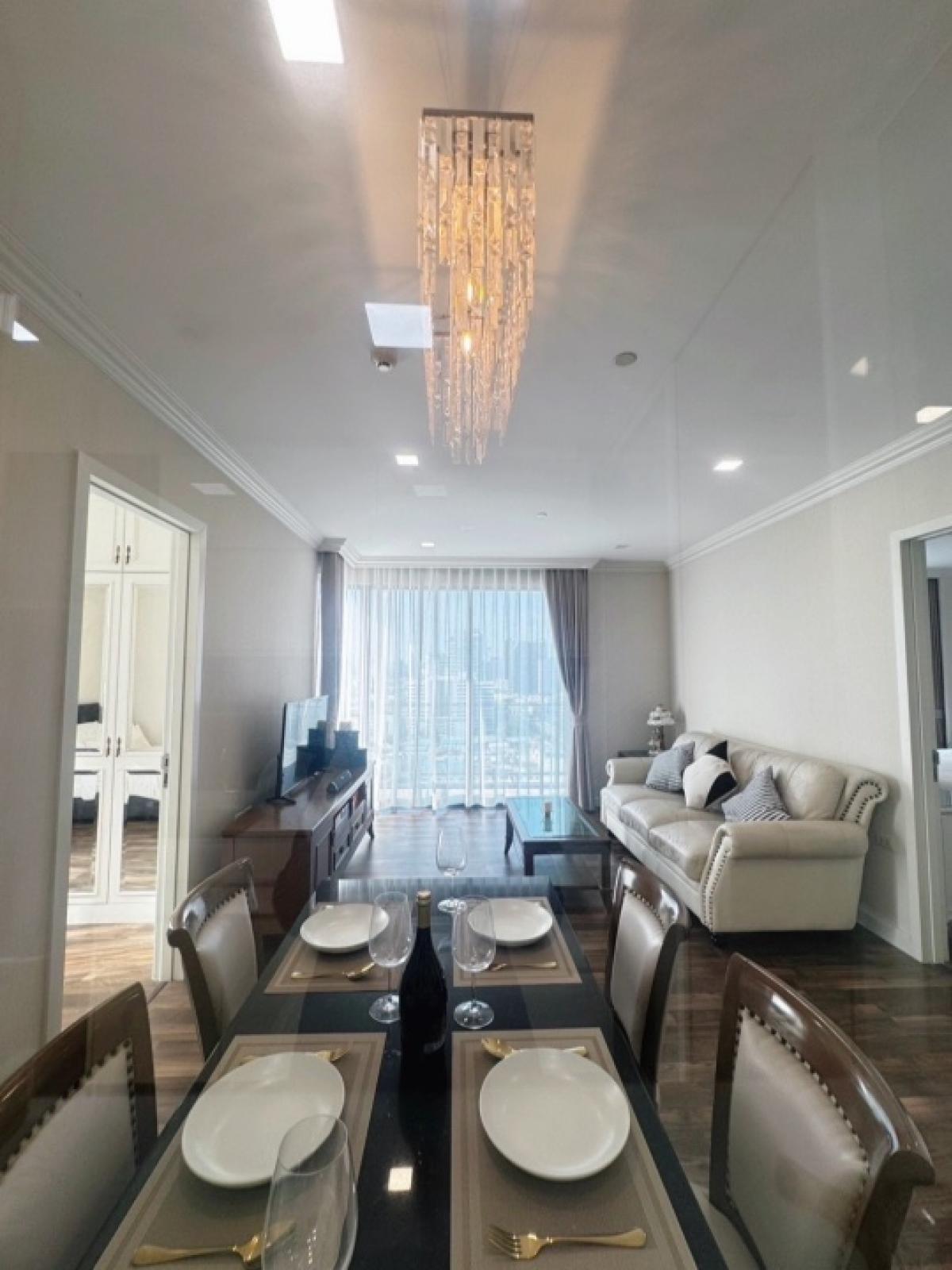 For SaleCondoOnnut, Udomsuk : Condo for sale, The Room Sukhumvit 62, area 75.2 square meters, 2 bedrooms, 2 bathrooms, Hi Rise Condo, beautiful and luxurious room, closed kitchen, airy room, good layout, block view, has a balcony, price 9.9 million baht, next to BTS Punnawithi, call 0