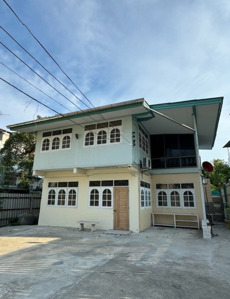 For RentHouseRama 2, Bang Khun Thian : Single house for rent on Rama 2 Road, suitable for a cafe, restaurant, central kitchen, near Central Rama 2, 5 minutes.