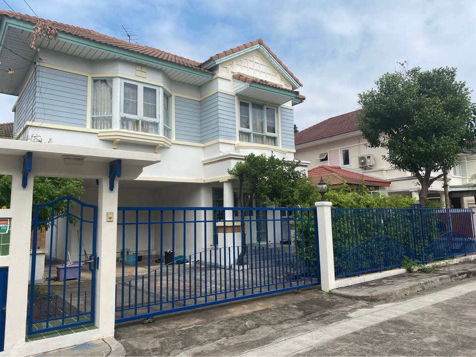 For RentHouseNonthaburi, Bang Yai, Bangbuathong : Single house for rent, Perfect Place, Rattanathibet-Sai Ma Station, good atmosphere, quiet, shady, safe, near MRT Bang Rak Noi and MRT Sai Ma stations.