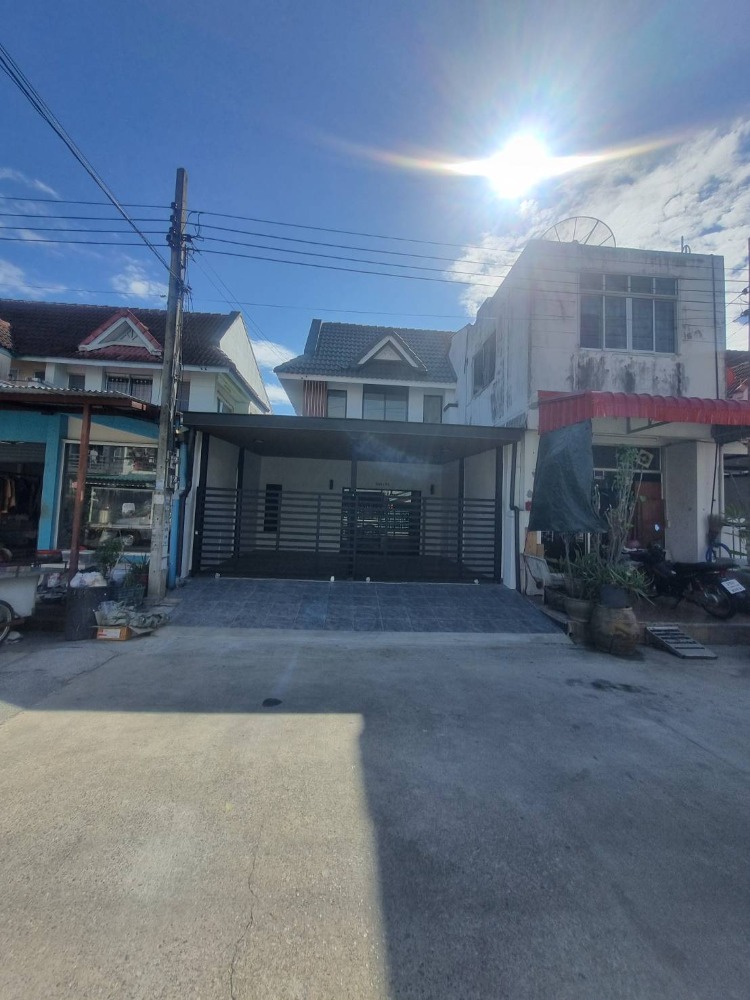 For SaleTownhouseMin Buri, Romklao : Second-hand house for sale, ready to move in, Poonsinthanee Village 3, Romklao Housing Estate, Lat Krabang, Mistine, Ramkhamhaeng, Ratchadaphisek, Khlong Song Ton Nun, Seri Thai, Nida, Ram Intra, Min Buri, Suan Siam