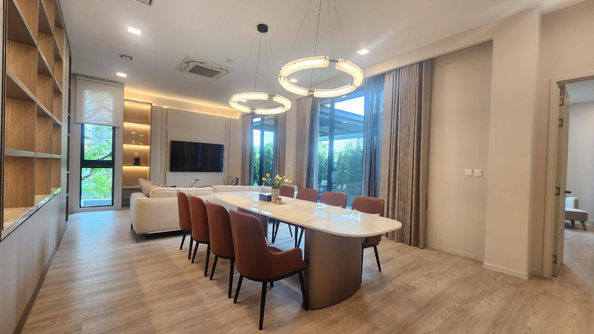 For RentHousePattanakan, Srinakarin : Vive Krungthepkritha | ให้เช่าบ้านเดี่ยว 4 ห้องนอน แต่งสวย แบบ Modern Luxury ดูอบอุ่น น่าอยู่ ใกล้รร.นานาชาติเวลลิงตั้น