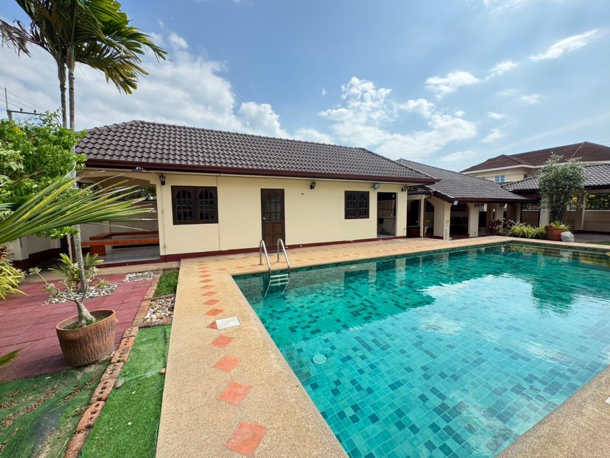 For RentHouseRayong : Pool villa for rent, 3 bedroom, 5 bathroom near Eastern Star Golf Course, Phla Beach, Ban Chang