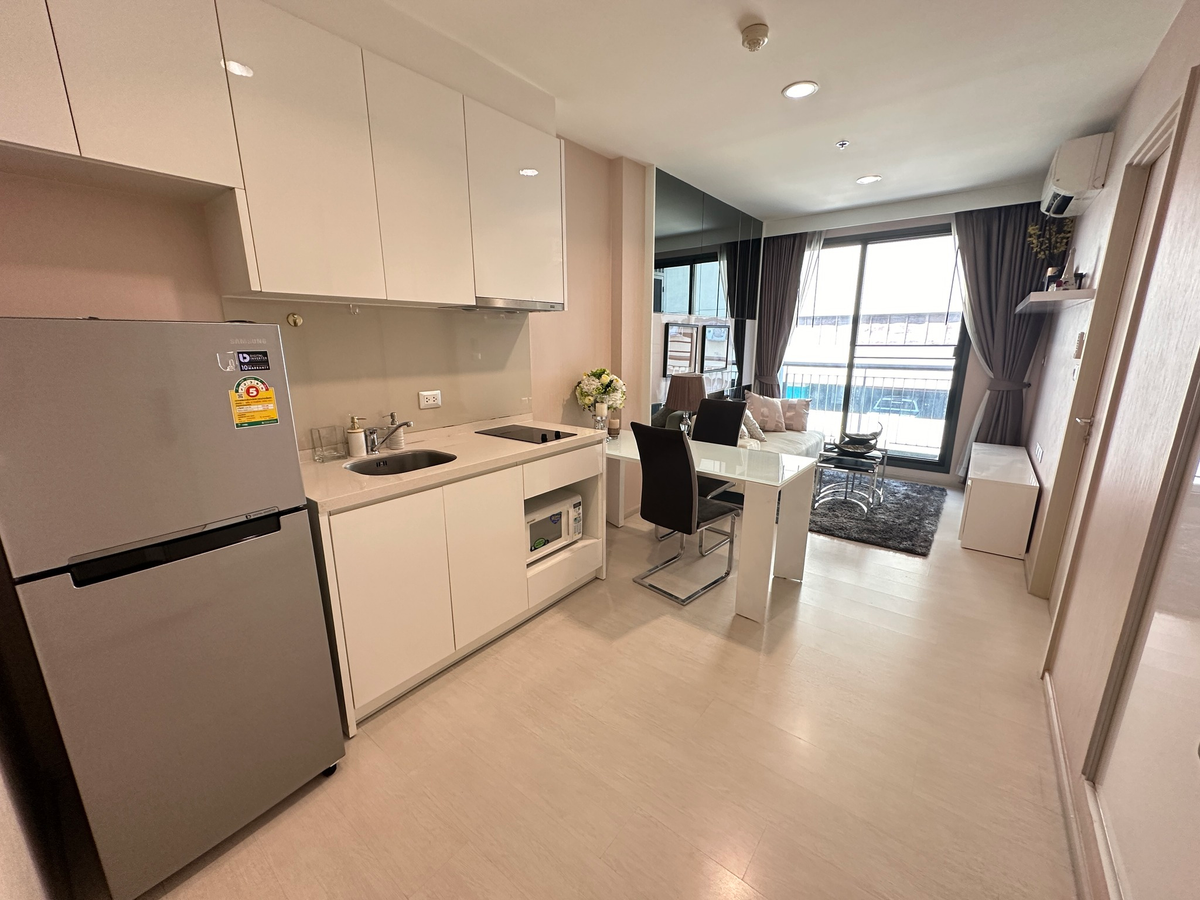 For RentCondoSukhumvit, Asoke, Thonglor : Nice Room Near BTS 🏙️ (For Rent) Rhythm Sukhumvit42 [Ekkamai]