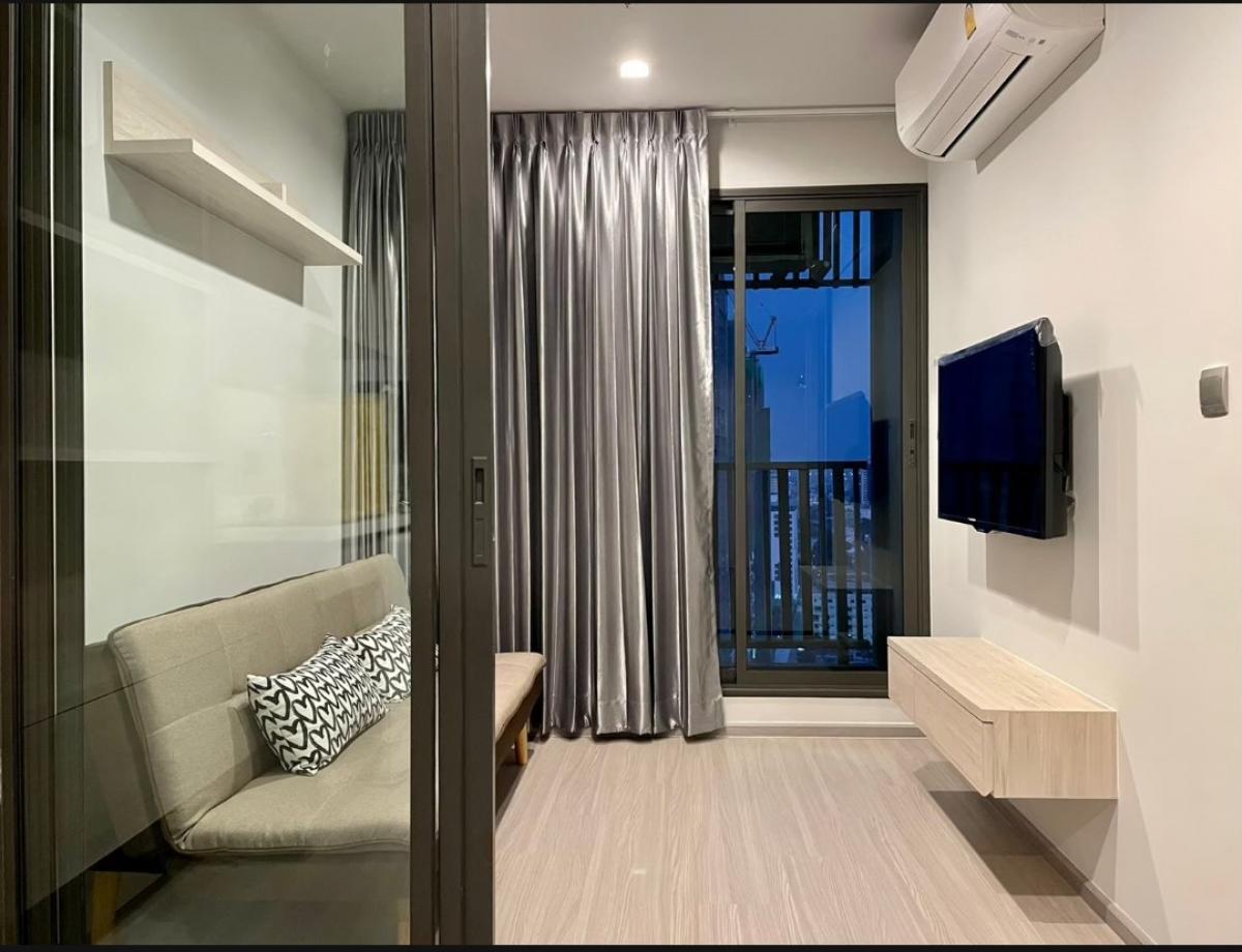 For RentCondoLadprao, Central Ladprao : For rent: Life Ladprao (Life Ladprao). Interested in details, make an appointment to view the room. #Add Line, very quick response. You can add Line. Line ID: @780usfzn (with @) Code LL.35