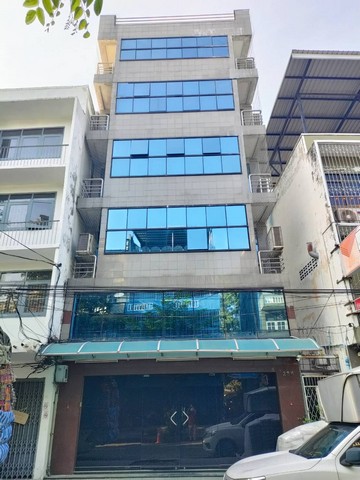 For SaleShophouseRatchathewi,Phayathai : For sale: 6.5-storey shophouse with roof terrace, 2 units, 31.5 sq.w., Bobae Long Thom area, Pom Prap Sattru Phai district, view of Wat Phu Khao Thong, near MRT3 stations: MRT Wang Burapha, MRT Wat Mangkon Kamonwat, MRT Sanam Chai, Bobae Tower