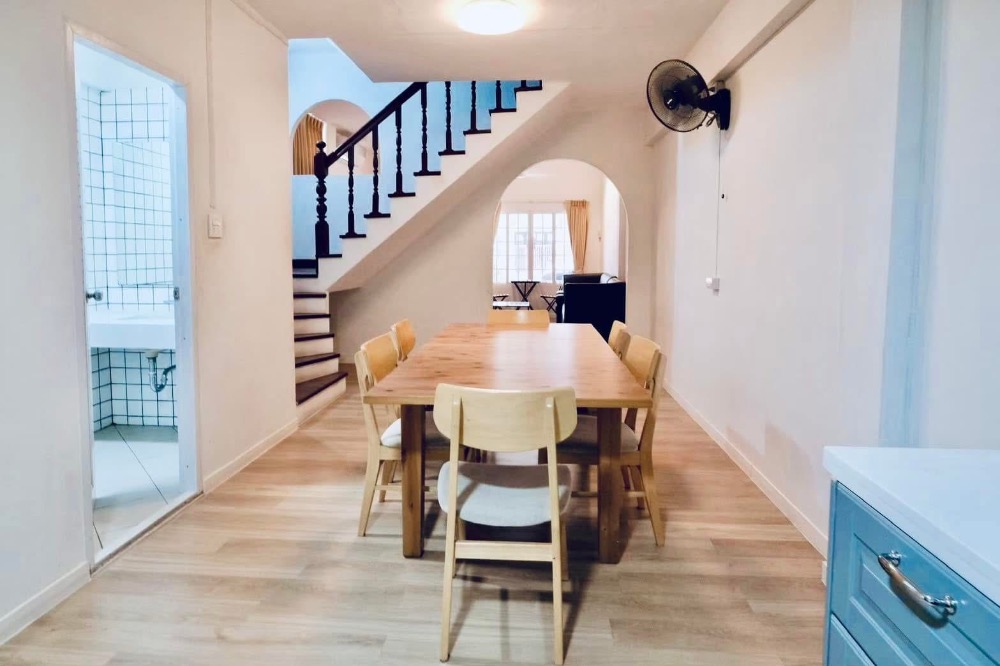 For RentTownhouseBangna, Bearing, Lasalle : Townhouse for rent, Happyland View Village, Soi Lasalle 32, fully furnished, near BTS Bearing, Bitec Bangna