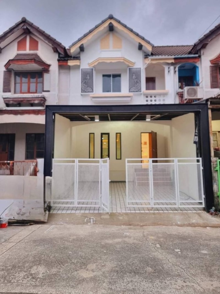 For SaleTownhouseSamut Prakan,Samrong : Newly renovated townhouse, beautifully decorated, ready to move in, Inglada Village (Tamru-Bang Phli), good location, many entrances and exits