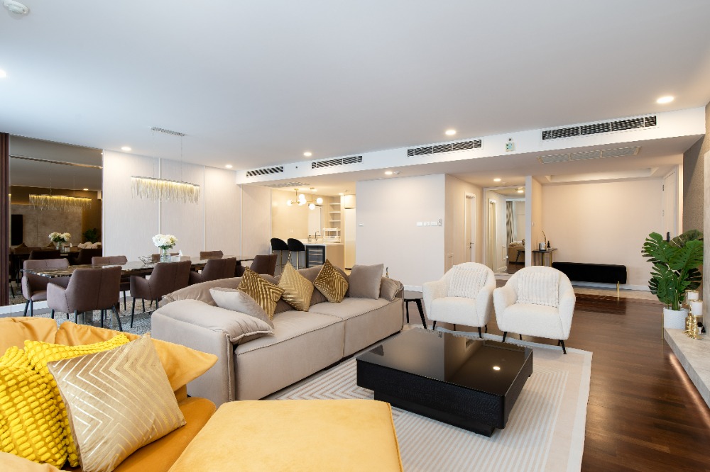 ให้เช่าคอนโดวิทยุ ชิดลม หลังสวน : Free WIFI - 201 sq.m., 3 bedrooms, 3.5 bathrooms newly renovated