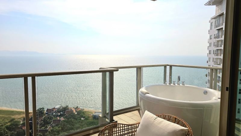 For RentCondoPattaya, Bangsaen, Chonburi : 2 bedroom sea view for rent with luxury project near the beach riviera jomtien pattaya