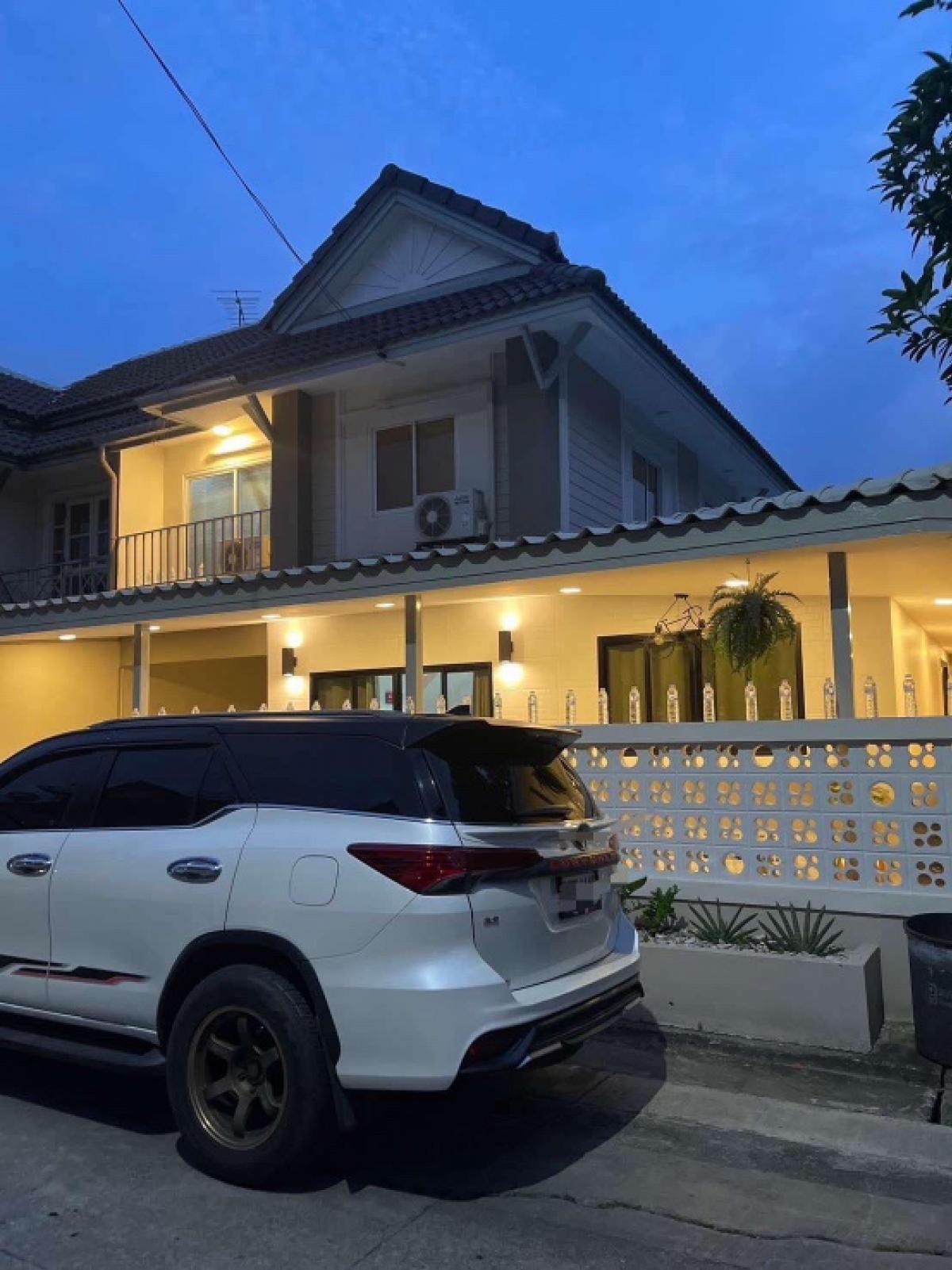 For RentTownhouseNonthaburi, Bang Yai, Bangbuathong : For rent: 2-storey townhouse, Pruksa Village 19, Bang Bua Thong (Soi Wat Lat Pla Duk), beautiful house, ready to move in, cats allowed