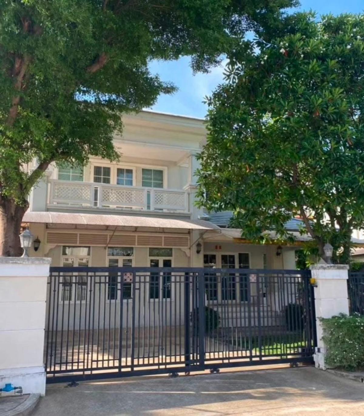 For SaleHousePattanakan, Srinakarin : 📢👇Urgent!!!! Good price, large area, luxury single house in a good location, convenient city connection, many routes, and experience privacy in a natural atmosphere.