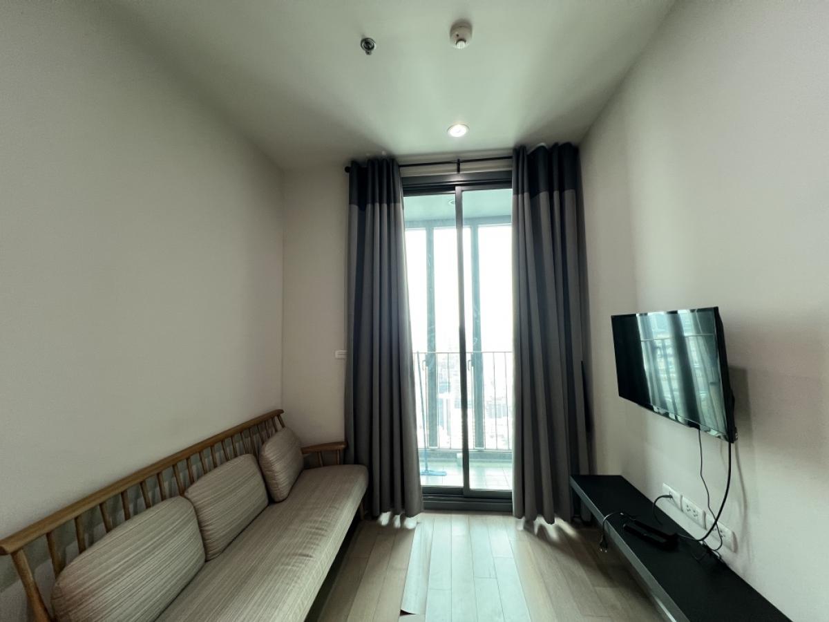 For RentCondoRatchathewi,Phayathai : 📍For rent: Condo Pyne by Sansiri, 1 bedroom, 1 bathroom, 30 sq m., rent price 20,000 baht, ready to move in, beautiful room, fully furnished, high floor, in the heart of Ratchathewi ☎️0887532858 Prai