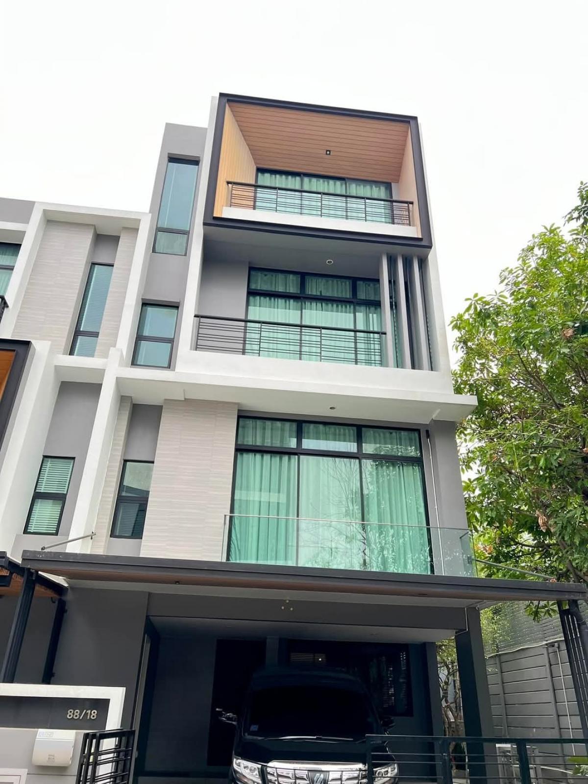 For RentTownhousePattanakan, Srinakarin : Townhouse (corner house with space on the side)