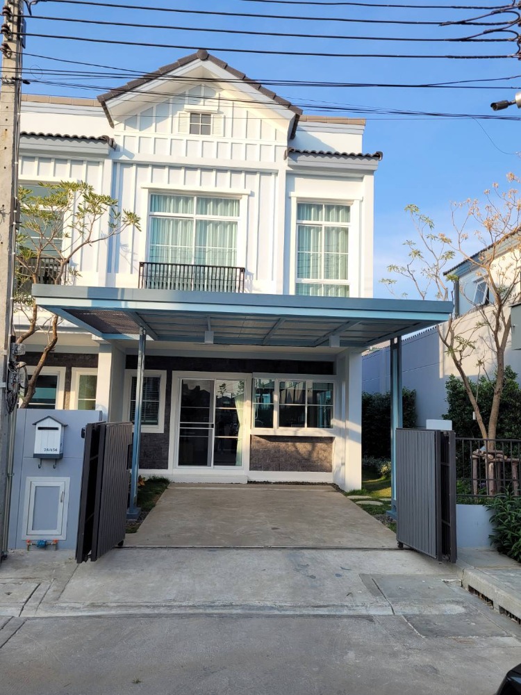 For RentTownhouseBangna, Bearing, Lasalle : 🌟For rent: Townhome Indy Bangna Ramkhamhaeng 2, 2-storey townhome, 3 bedrooms/2 bathrooms, with a garden behind the house, beautifully decorated🔑Rental price 34,000 baht/month