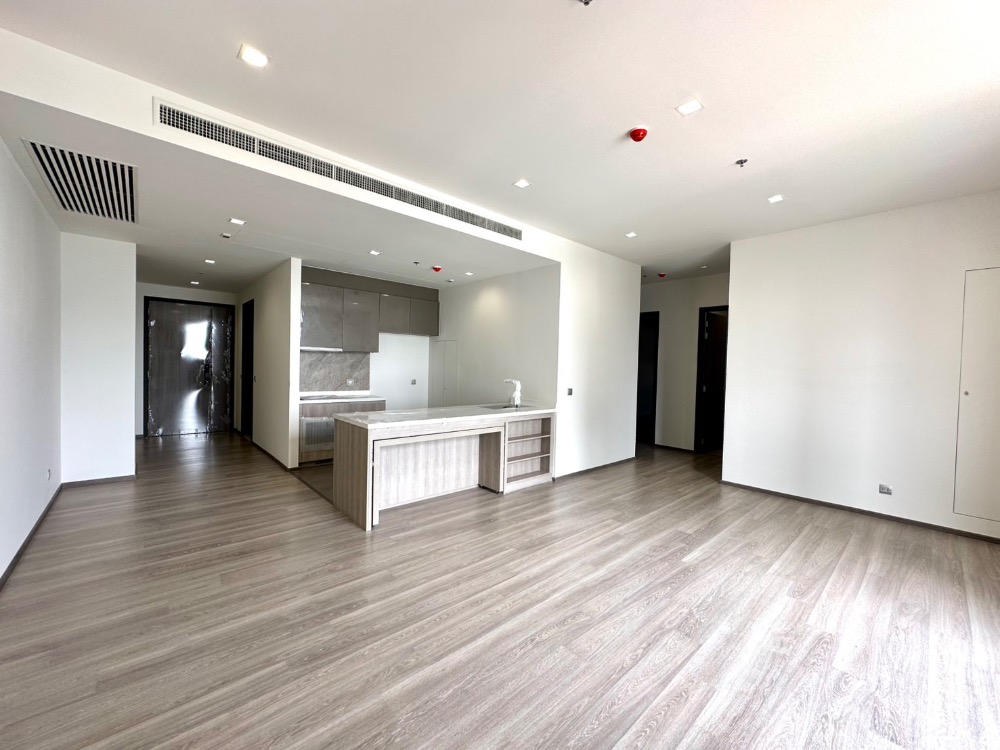 ขายคอนโดสาทร นราธิวาส : 3Bed Giant Size over 140SQM For Family LongTerm Staycation LAST 2 Unit