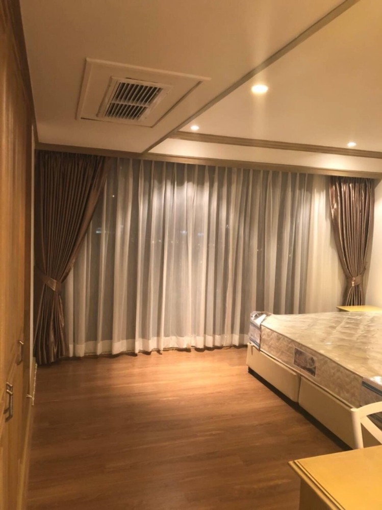 For RentCondoPattanakan, Srinakarin : Condo for rent, Flora Ville, Building C, 22nd floor, size 90 sq m., luxurious throughout the room, open view, very beautiful, rental price 18,000 baht.