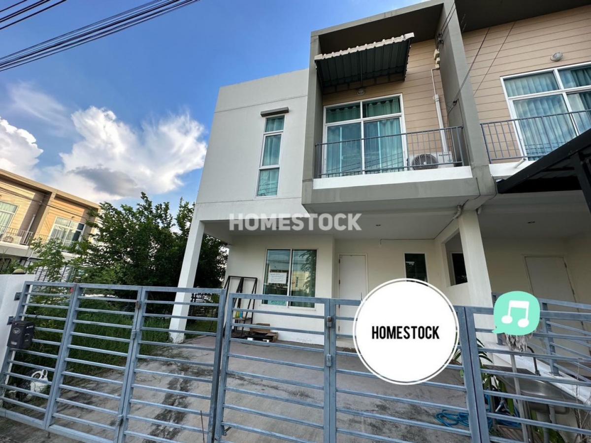 For RentTownhouseVipawadee, Don Mueang, Lak Si : 18,000.- Townhouse for rent, corner unit, with furniture, Happy Ville Village, Happy Ville Don Mueang, house in front of a public park, not adjacent to anyone elses house, near Don Mueang Airport